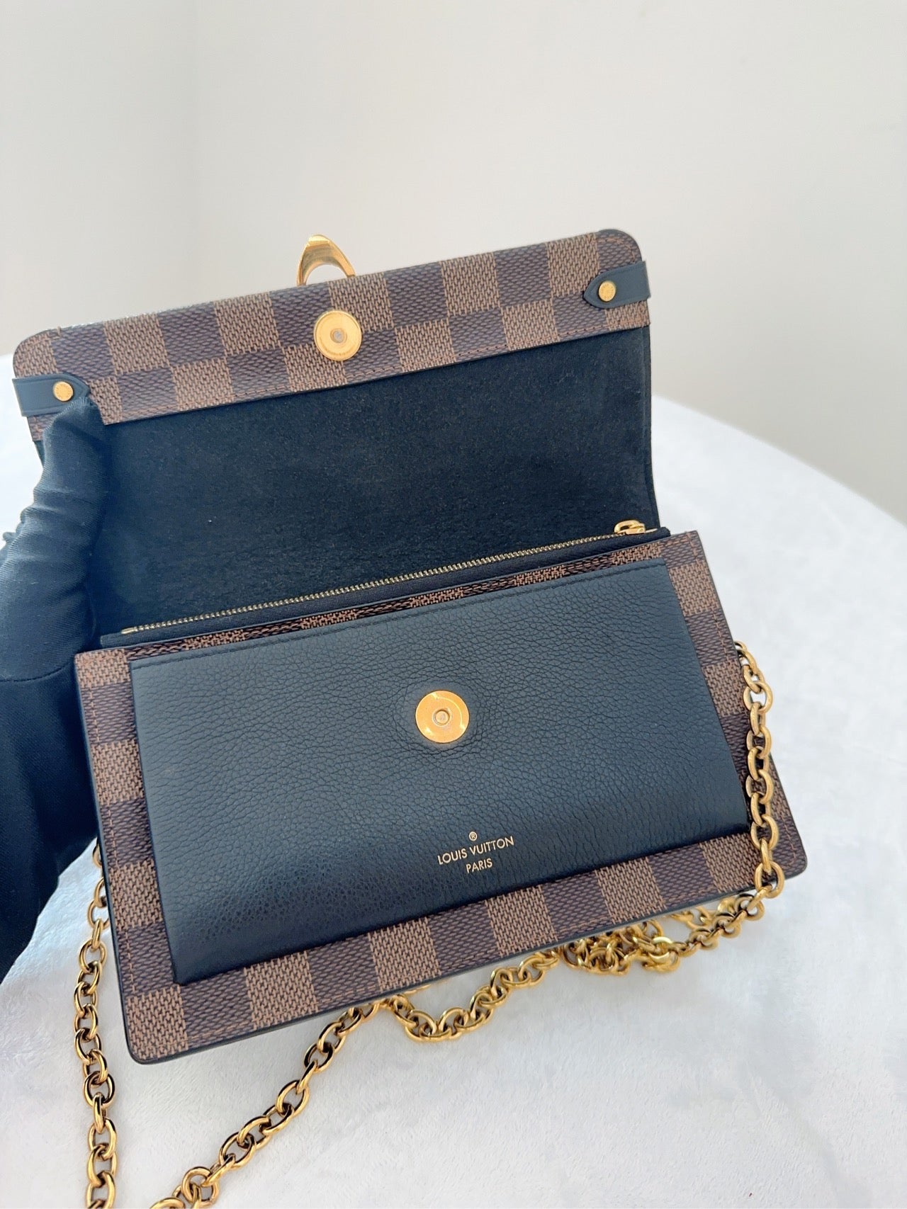 98 %new Louis Vuitton vavin woc crossbody chain bag 20 code
Very elegant and refined, unique checkerboard color scheme, low-key and grand