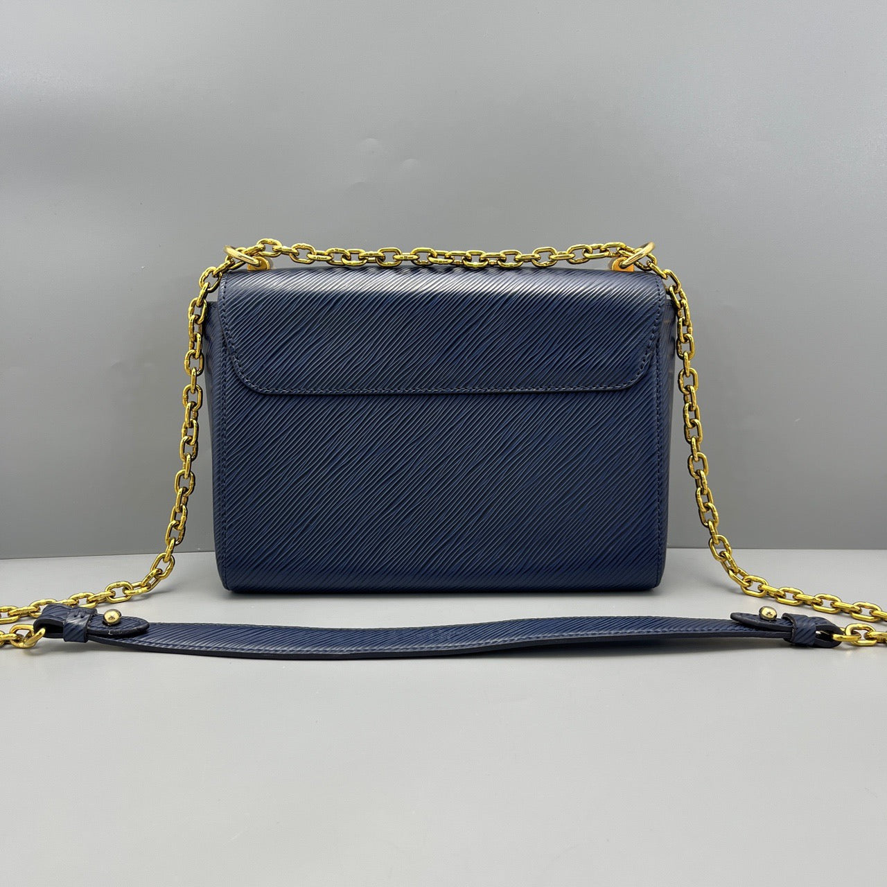 LV Louis Vuitton twist medium blue gold water ripple 2018 years