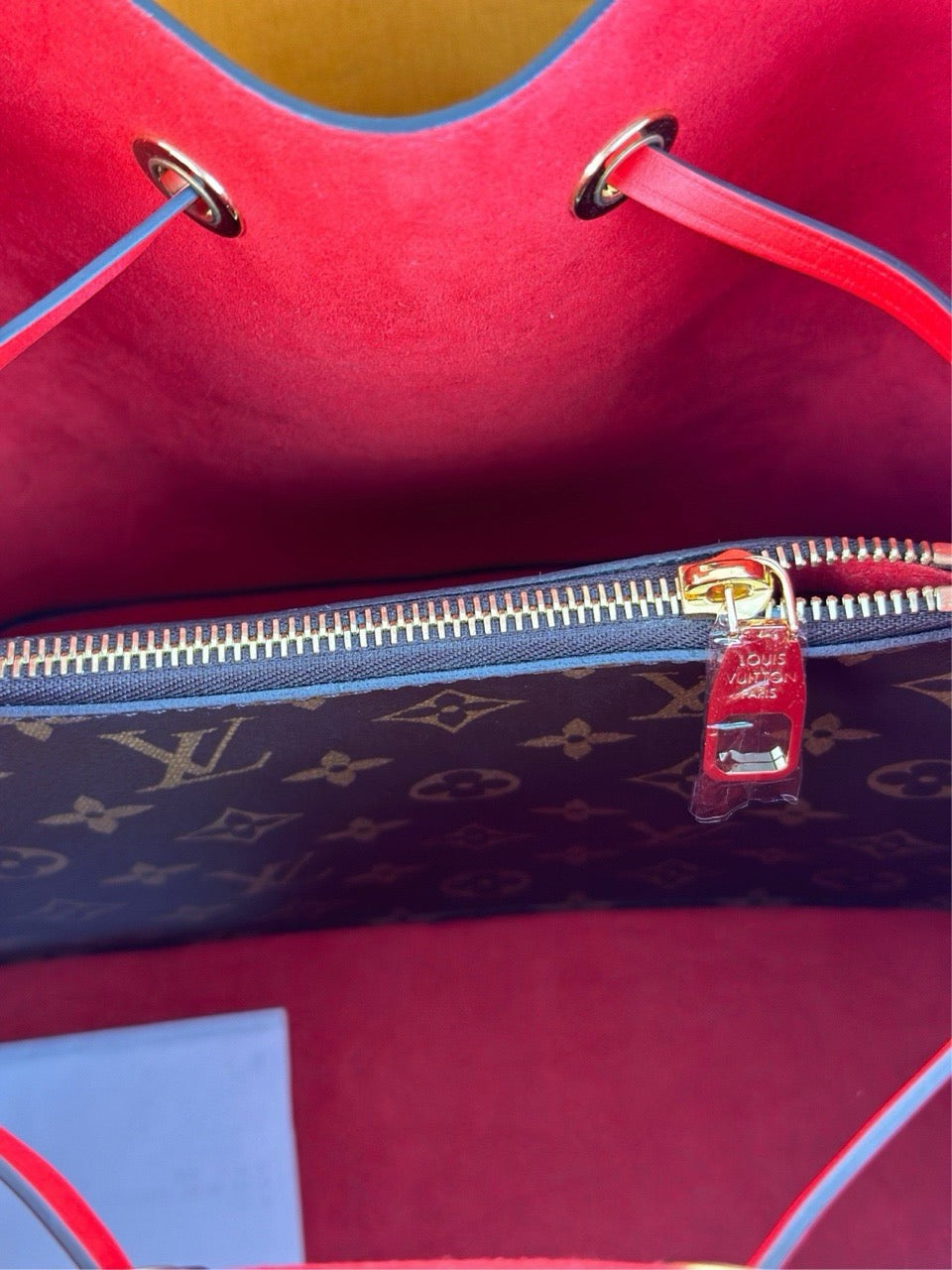 LV Louis Vuitton Red Bucket, brand new 2024-year ticket~~~