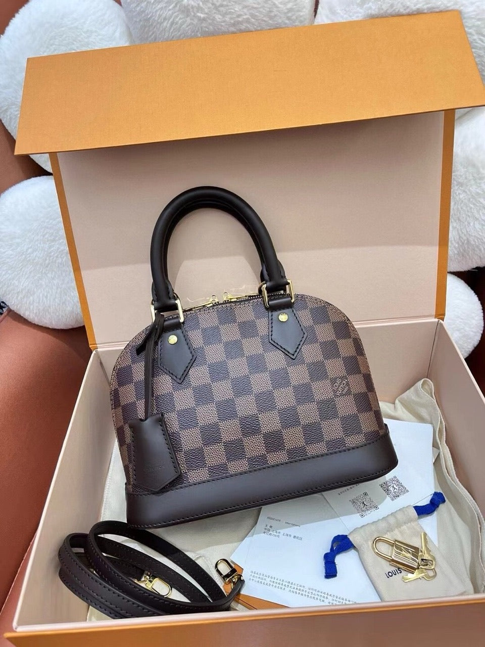 Nearly new idle chip LV brown checkerboard almabb shell bag