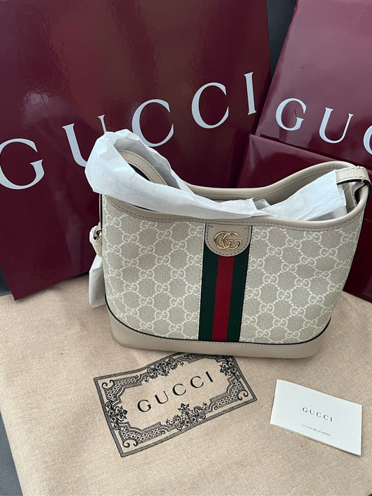 GUCCI Golden Hardware Magnetic Buckle GG Supreme Canvas Shoulder Bag