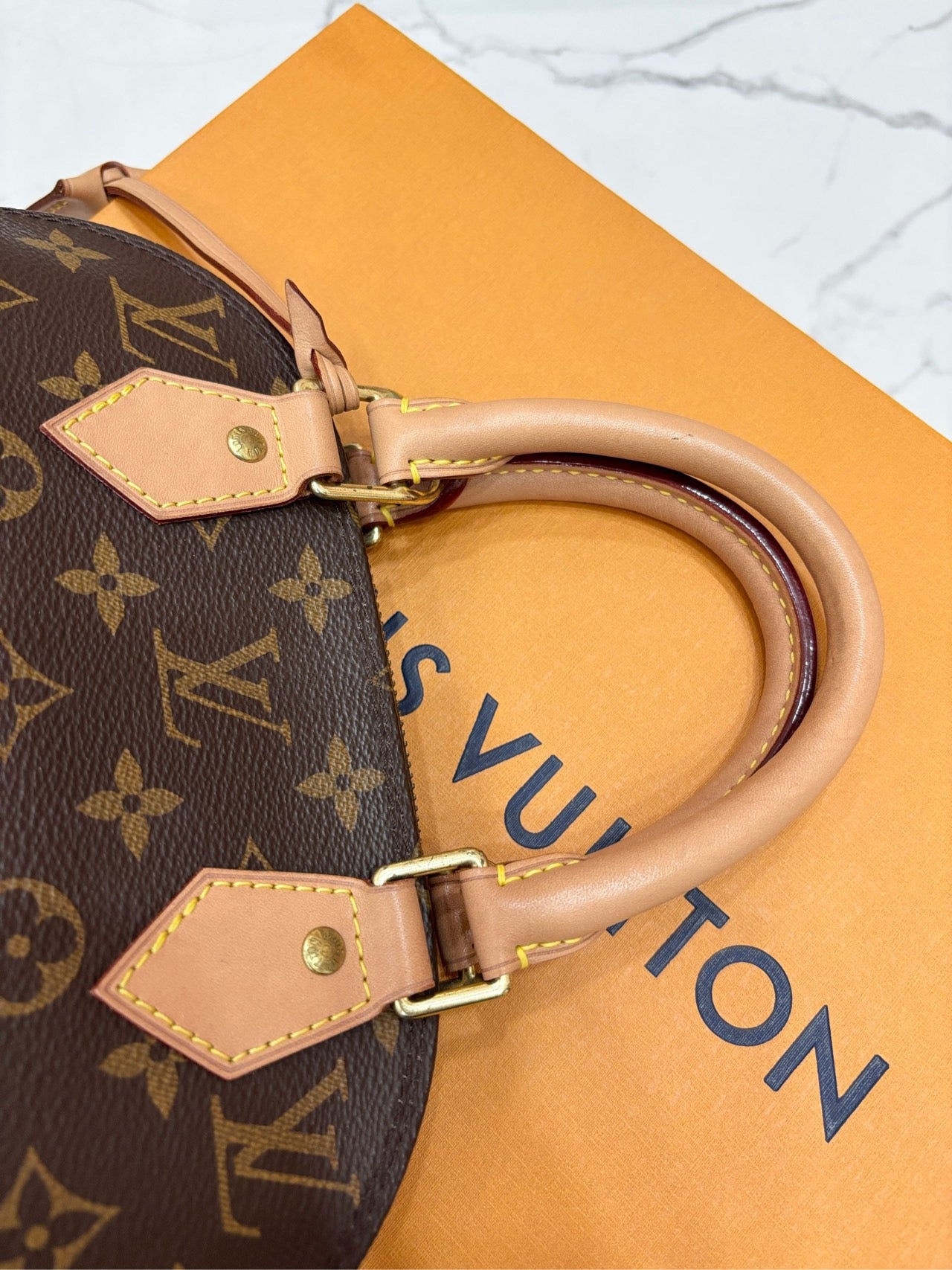 LV Louis Vuitton Alma BB shell bag, 19 years with chip M53152, can be carried, cross-body, shoulder bag