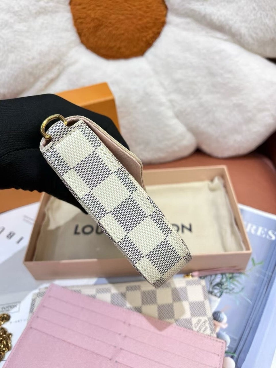 LV white checkerboard three-in- can scan chips 001 ~