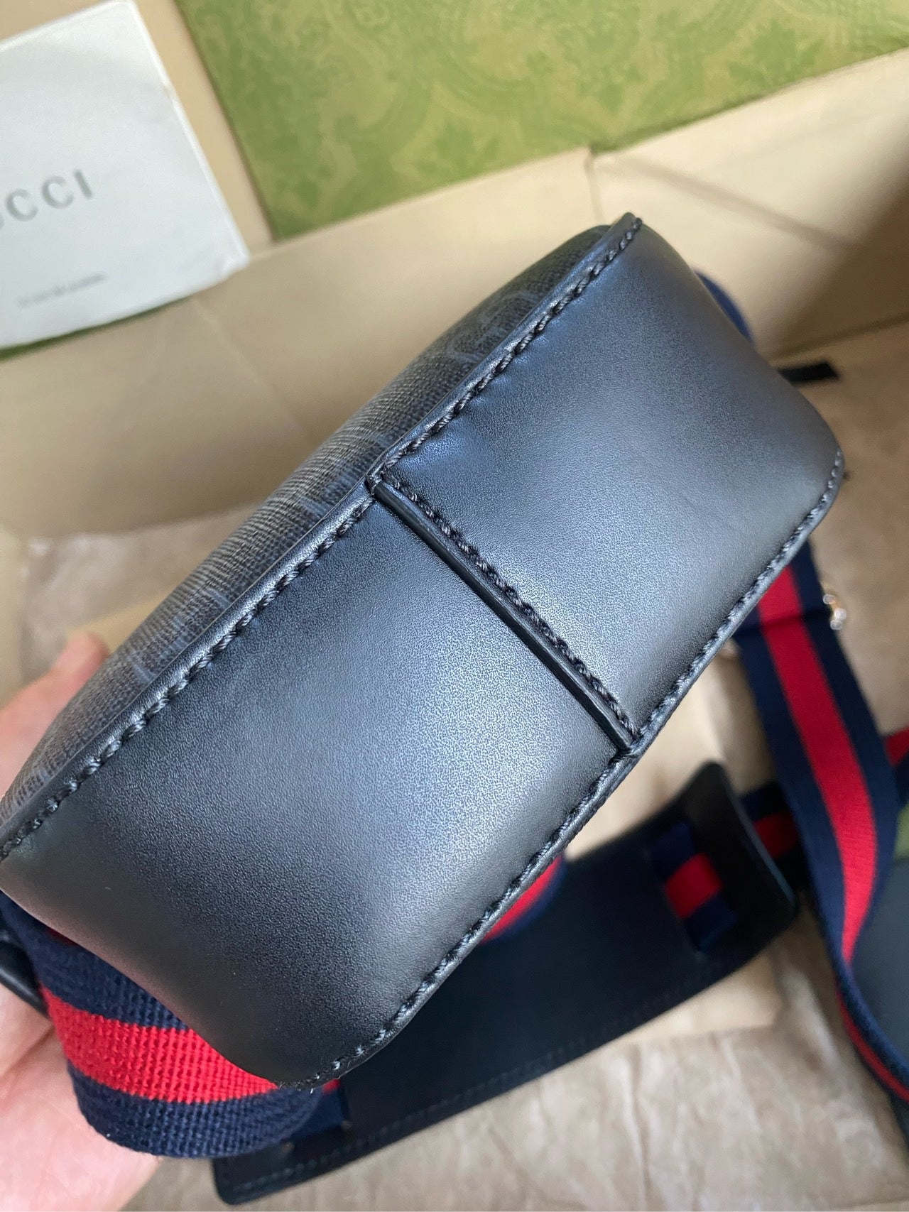 idle new complete Gucci black flower camera bag, phone bag, shoulder bag