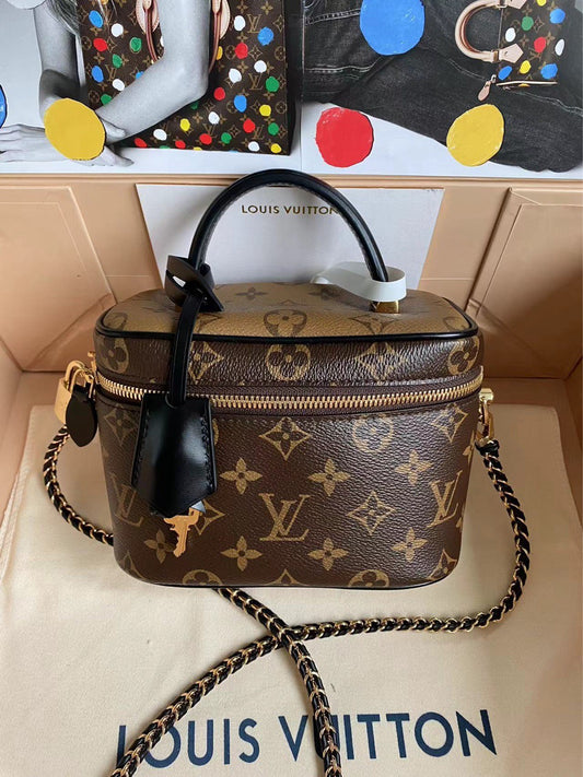 24-year-old unused new complete LV/Louis Vuitton Vanity versatile portable old-fashioned chain handbag single shoulder