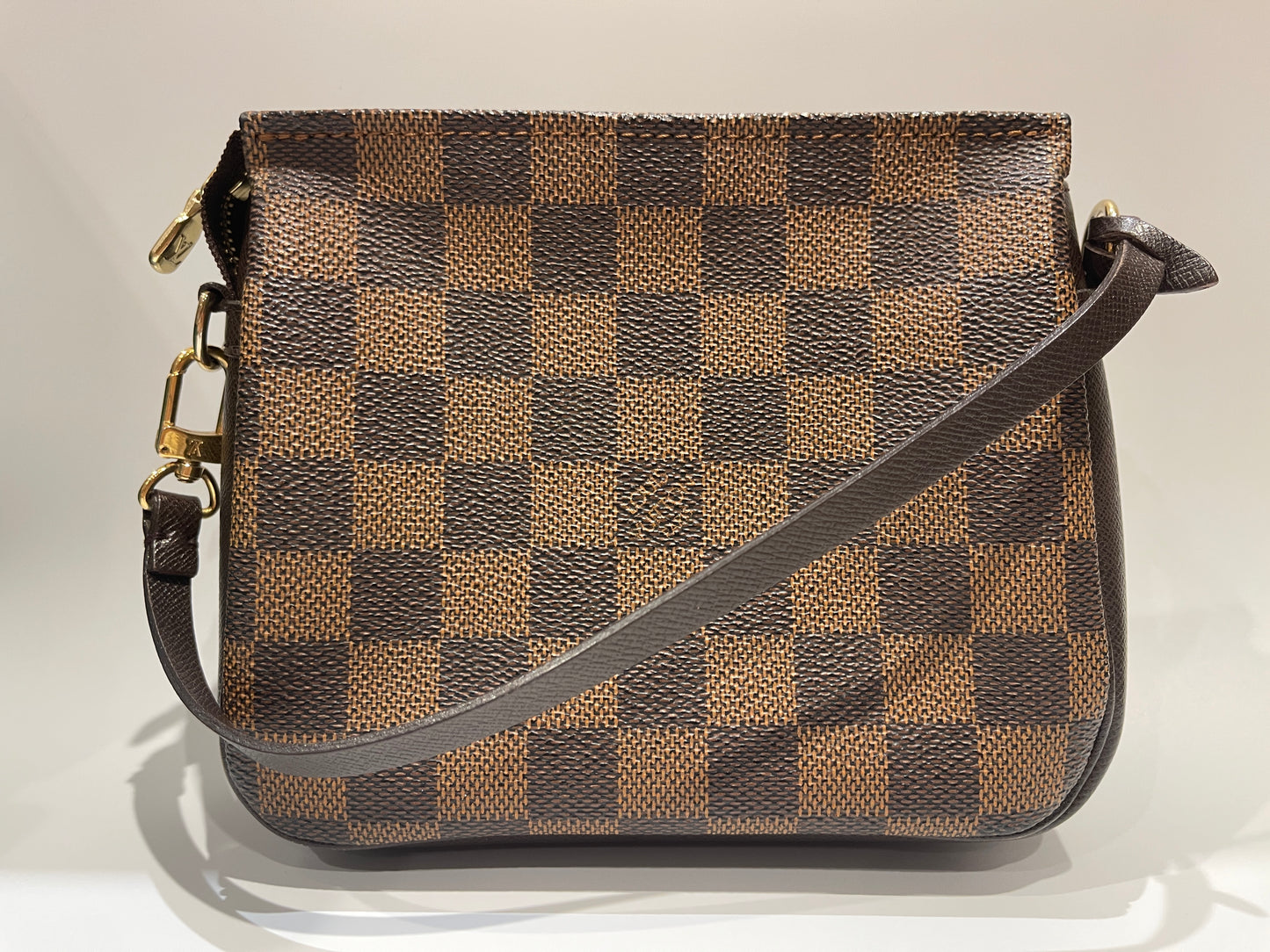 Damier Ebene Trousse Make Up Bag Pochette