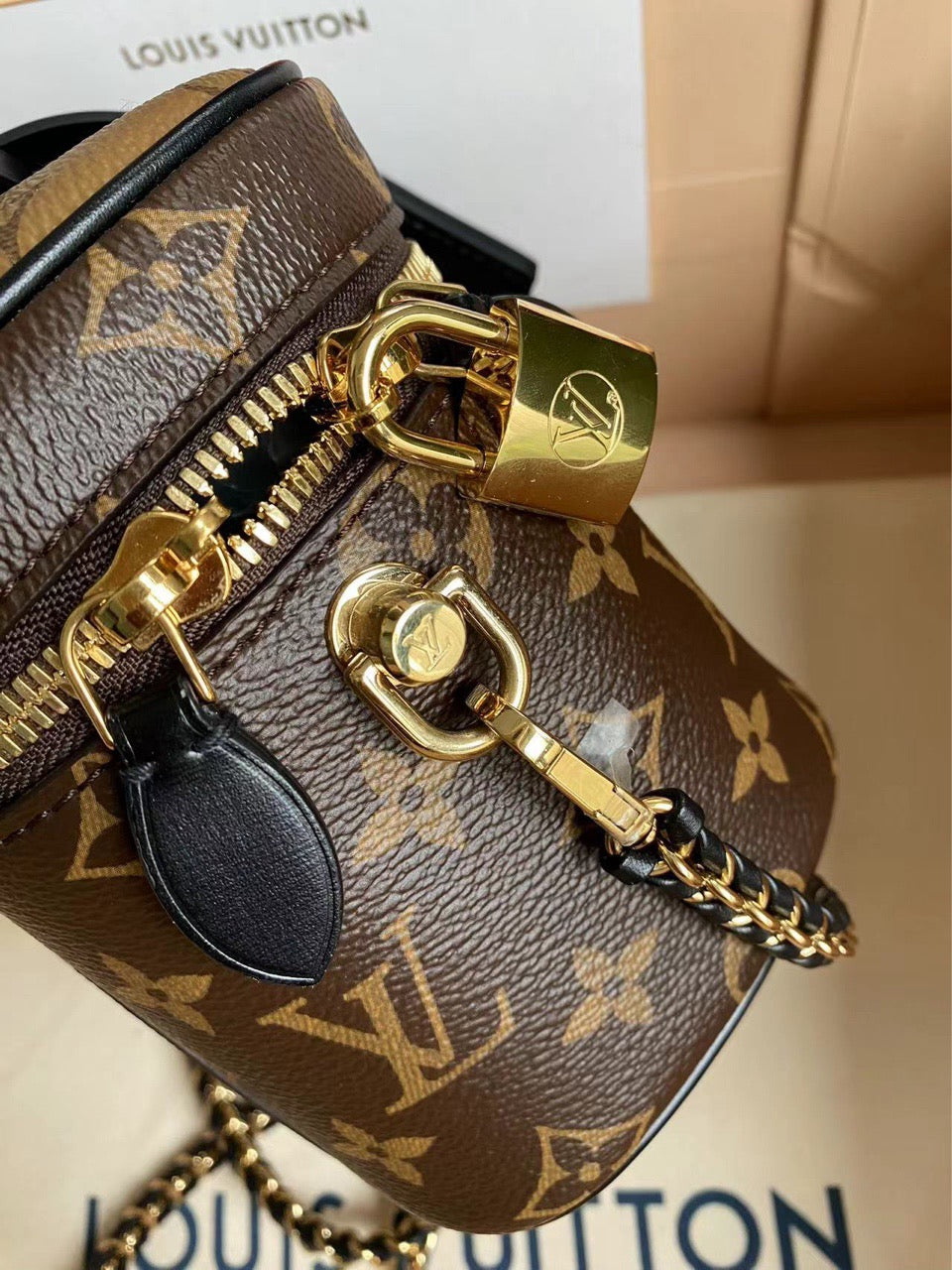 24-year-old unused new complete LV/Louis Vuitton Vanity versatile portable old-fashioned chain handbag single shoulder