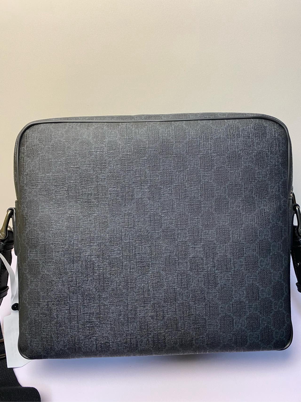 Idle Gucci Gucci men's black old flower single shoulder crossbody bag Size about 31 * 25 * 10c