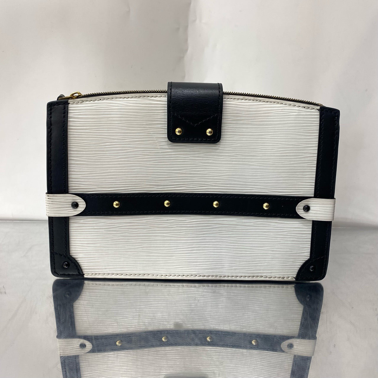 Louis Vuitton white corrugated soft box cross-body bag 2018