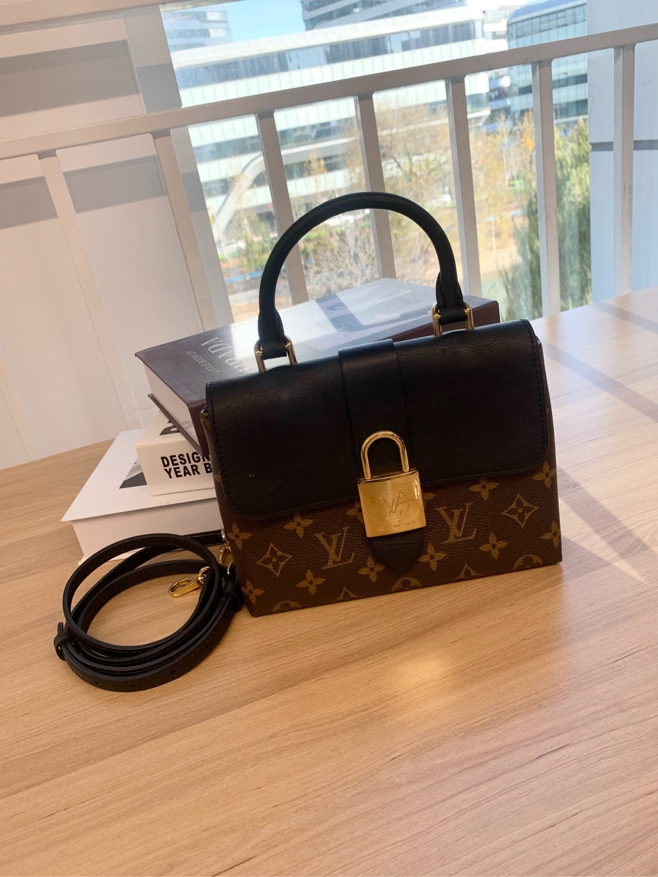 LV Louis Vuitton💫Locky BB lock head bag🔒 Black gold old flower coated canvas shoulder and back handbag🖤Chip model ~ Classic and versatile, never out of style ~ ~