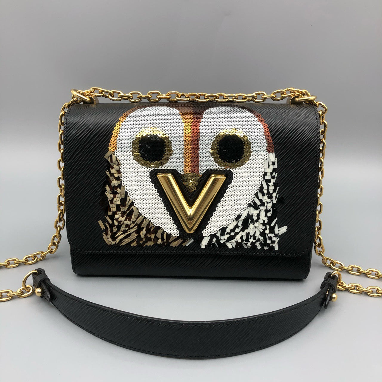 Louis Vuitton 97 %New Water Ripple Twist Owl Chain Messenger Bag