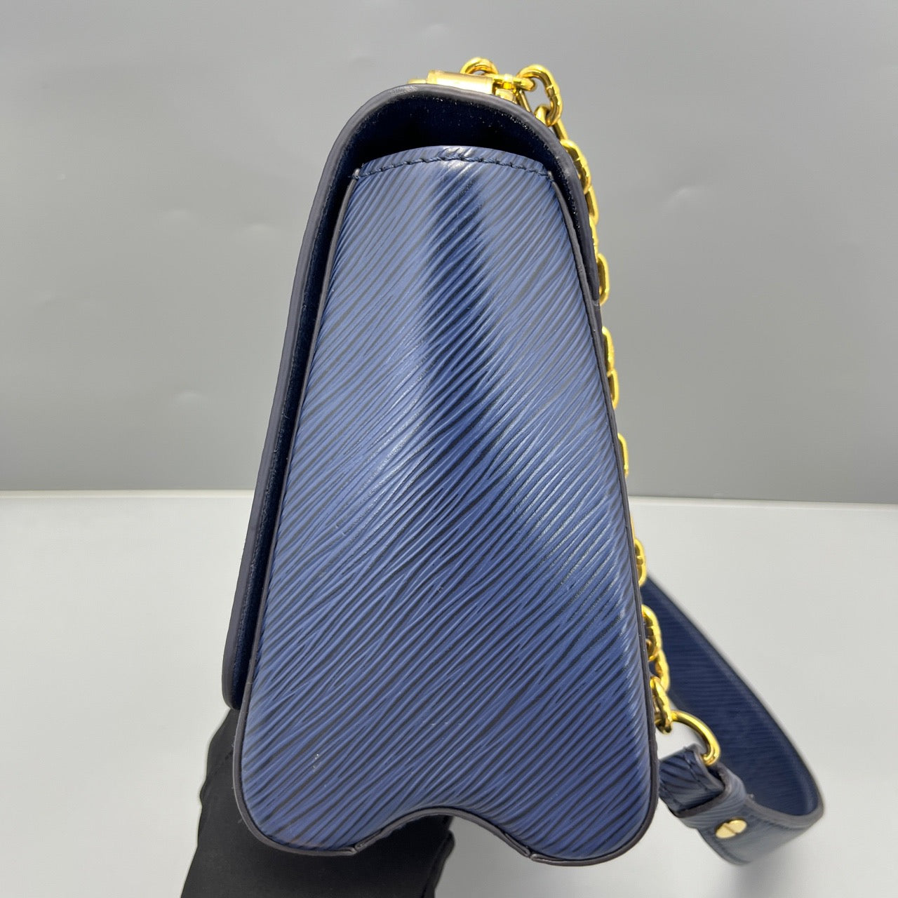 LV Louis Vuitton twist medium blue gold water ripple 2018 years