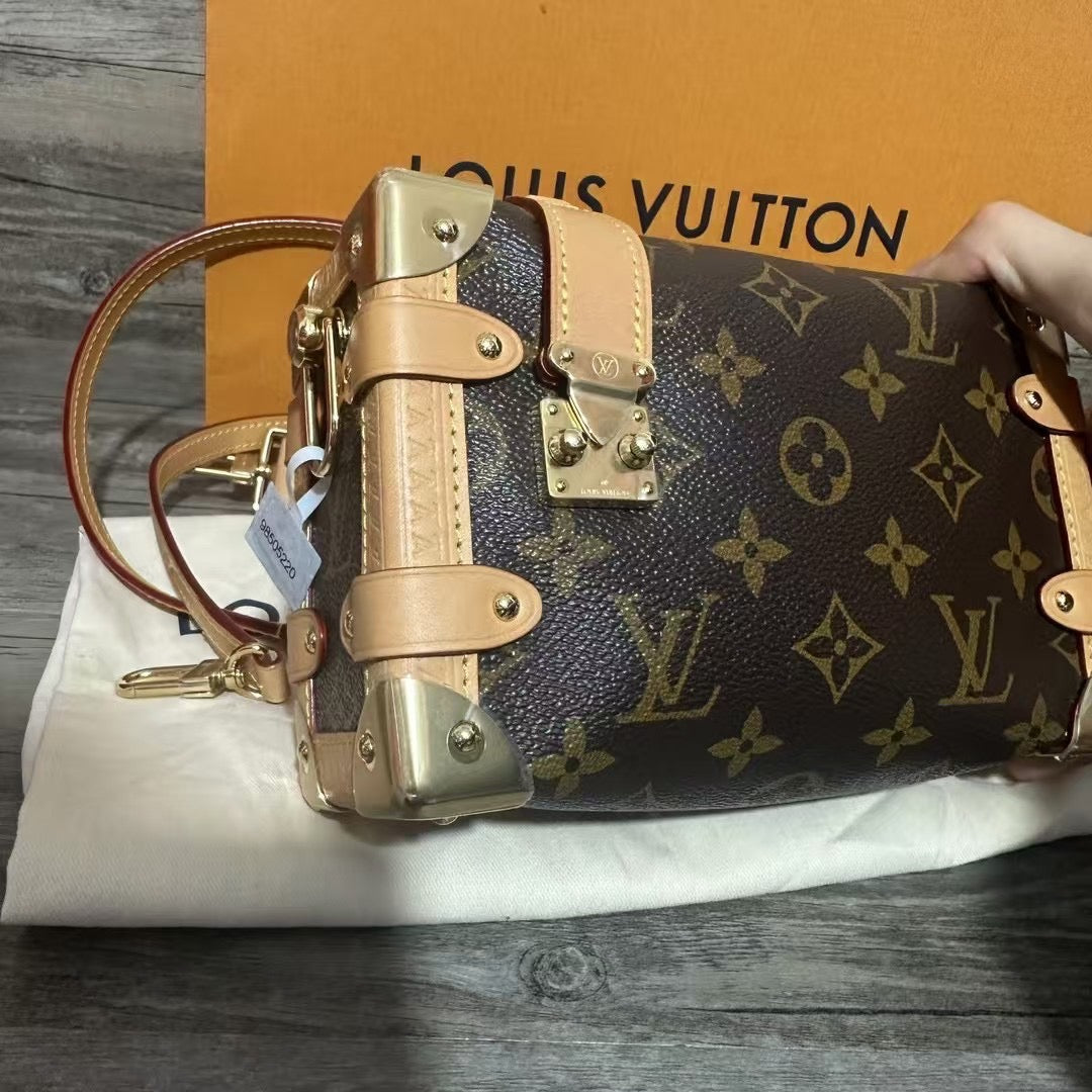 LV Side Trunk PM, same as Eileen Zhang's, small size
Brand new and unused, all the metal films are in the complete set ~