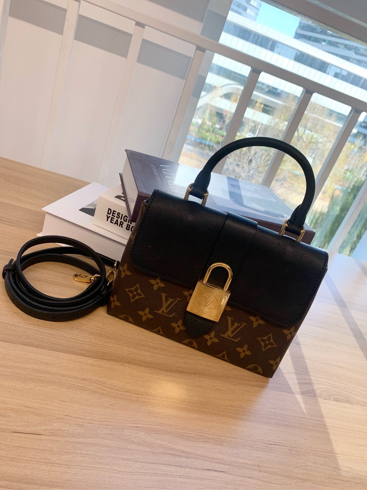 LV Louis Vuitton💫Locky BB lock head bag🔒 Black gold old flower coated canvas shoulder and back handbag🖤Chip model ~ Classic and versatile, never out of style ~ ~