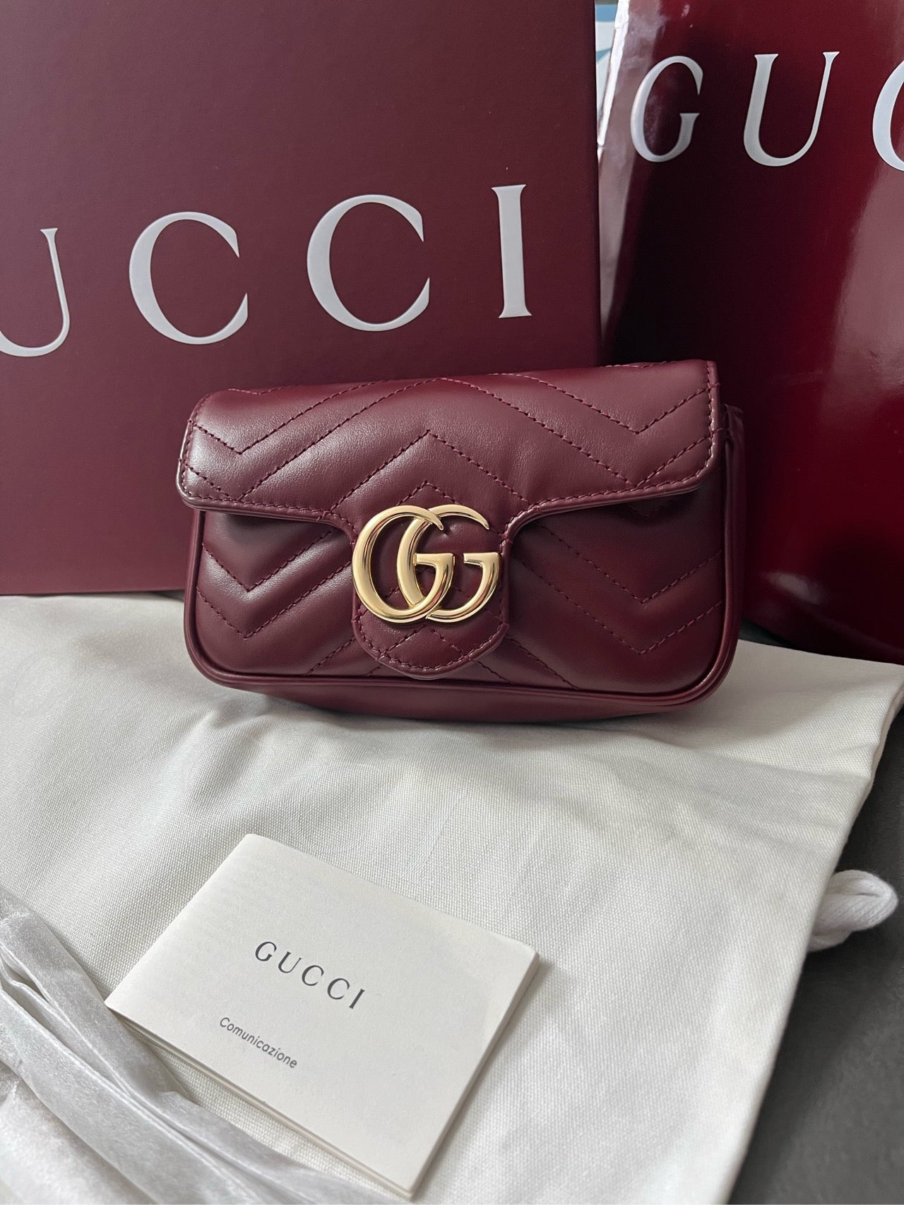 GUCCI GG Marmont series double G logo chain-stitched shoulder bag mini wine red angora red women's ~