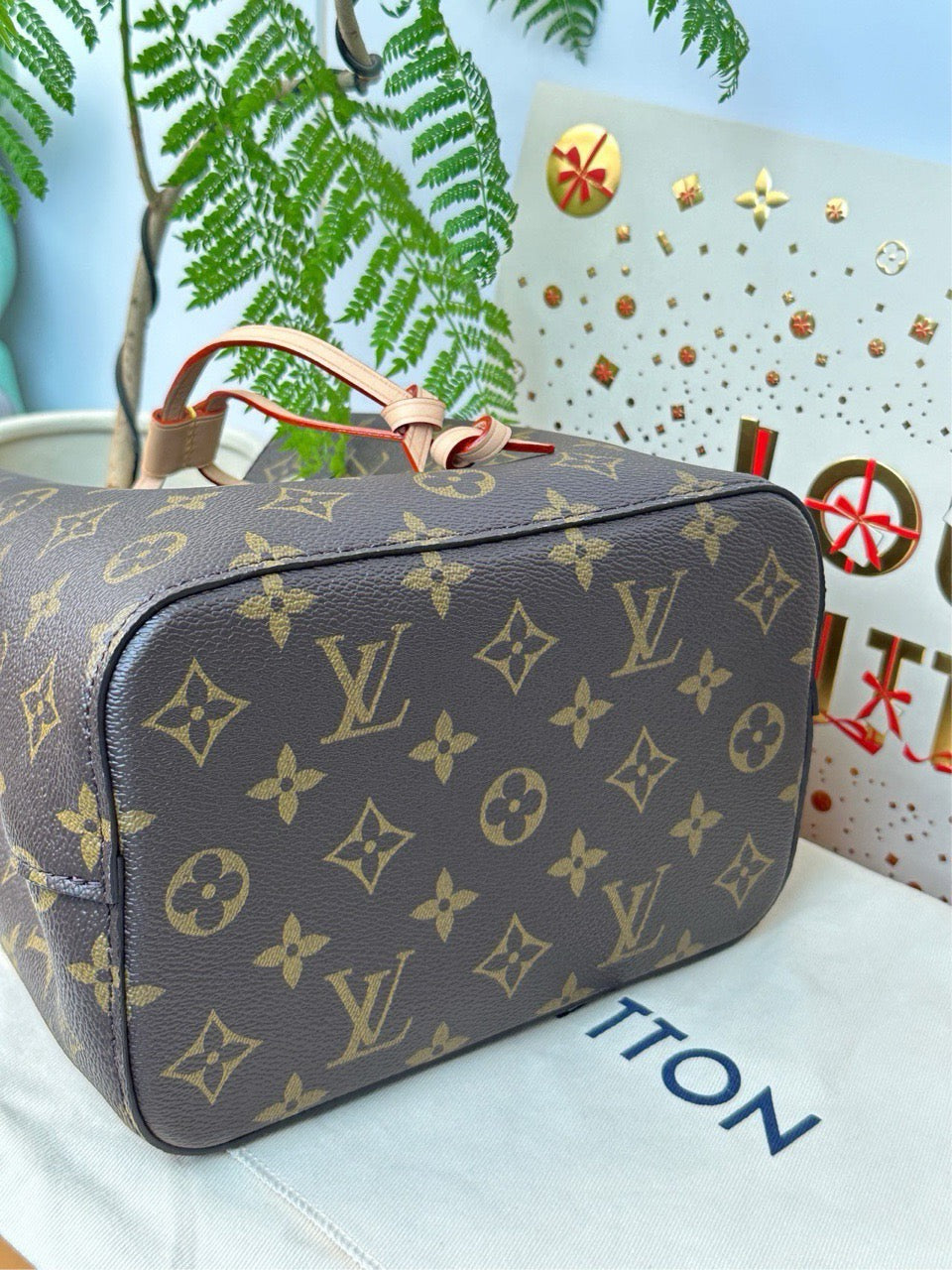 LV Louis Vuitton, Korean small bucket, brand new 2024th month ticket~~~