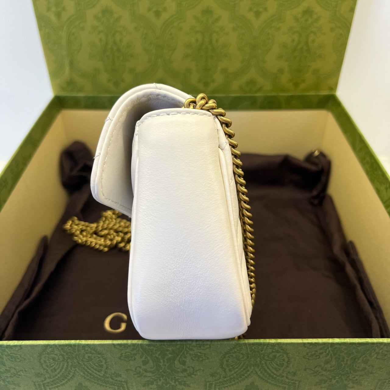 Gucci GG Marmont Mini Marmont White
Chain bag Single shoulder