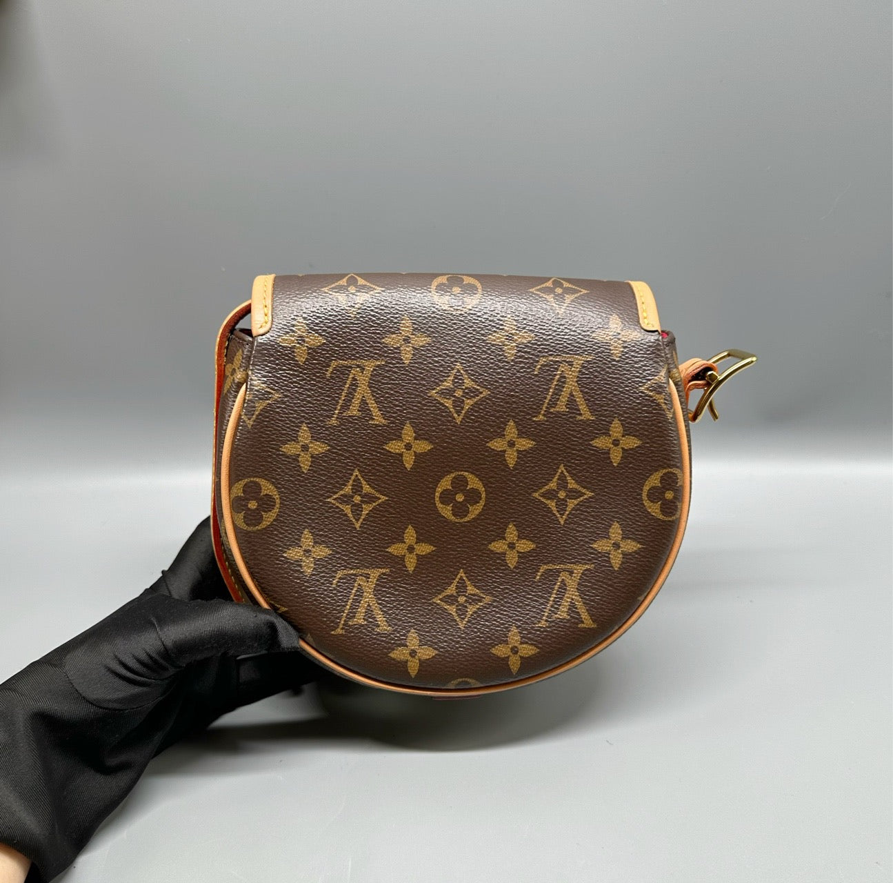 LV / Louis Vuitton Old Flower Saddle Bag Size about 18 * 15cm Code model