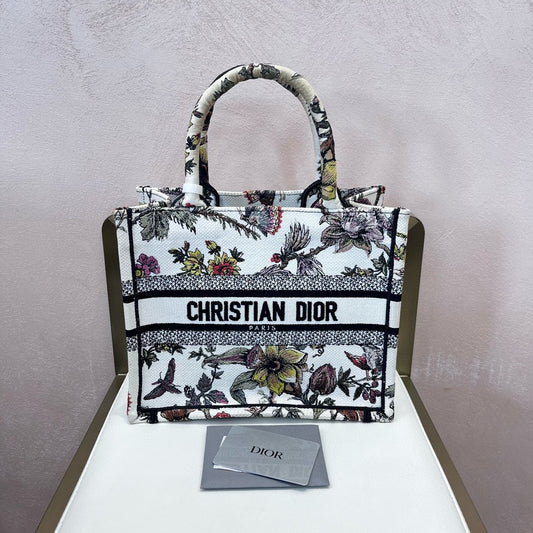 Christian Dior Small Floral Embroidery Tote Handbag 98 New Size: 26 * 21