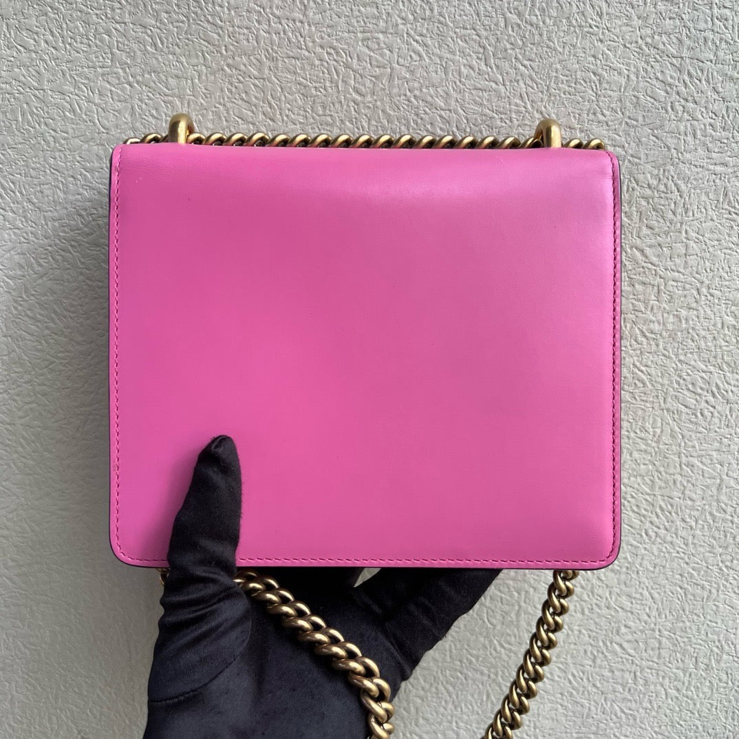 97% new,  GUCCI pink gold buckle accordion bag, chain shoulder bag, size: 19 * 4 * 15cm, black label 02