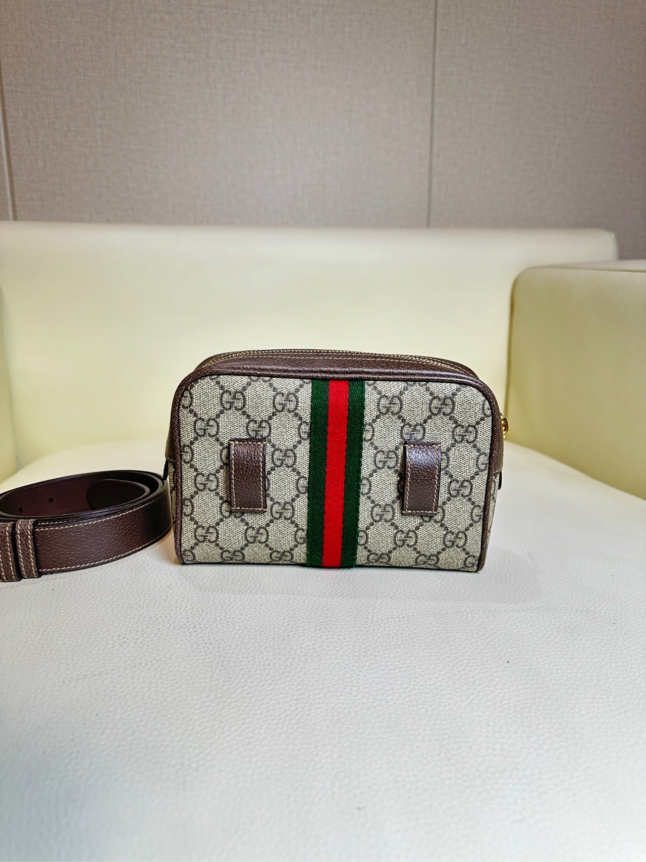 Gucci wallet in good condition, no accessories