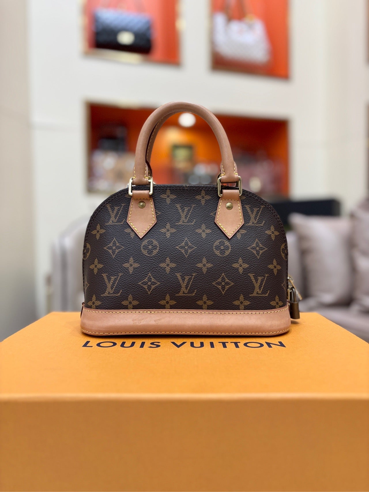 LV Louis Vuitton Alma BB shell bag, 19 years with chip M53152, can be carried, cross-body, shoulder bag